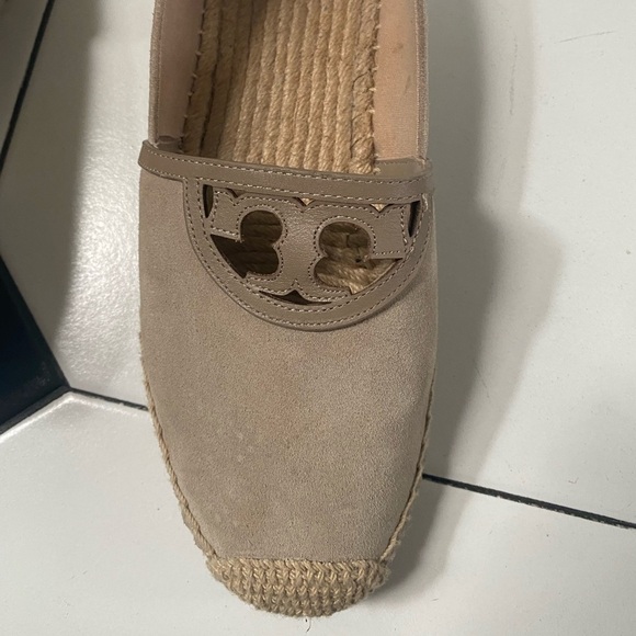 Tory Burch espadrille style flats - Picture 2 of 4